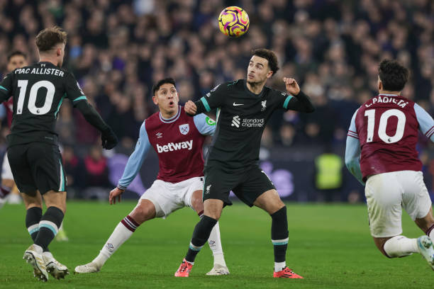 他曾效力于 他曾效力于