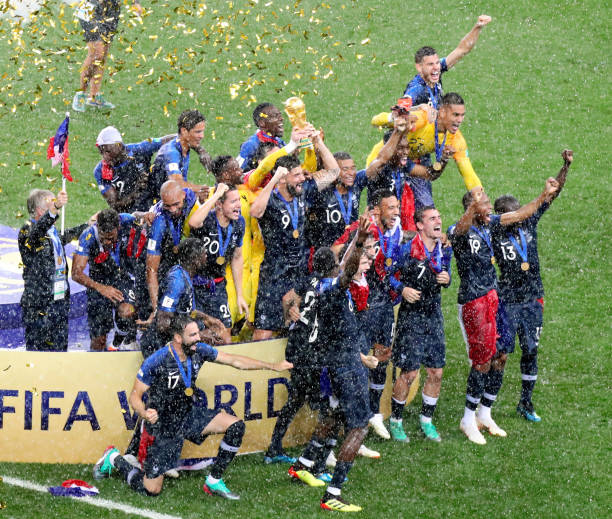 这与他多年 这与他多年