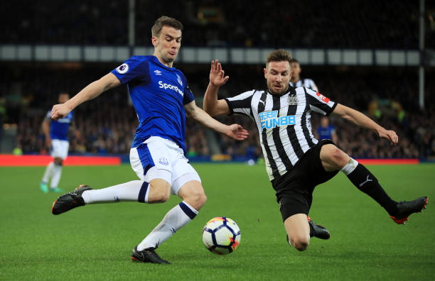 职业足球发 职业足球发