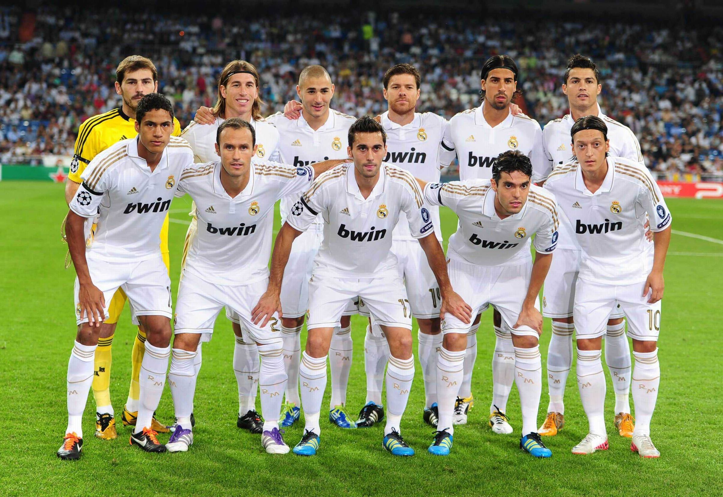 他迅速换上 他迅速换上